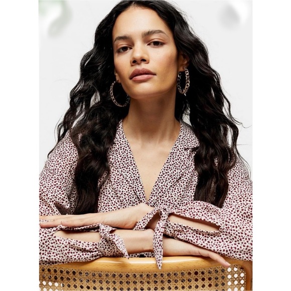 Topshop PRINT TIE SLEEVE TOP ❤️IN STORES❤️ - Picture 2 of 3